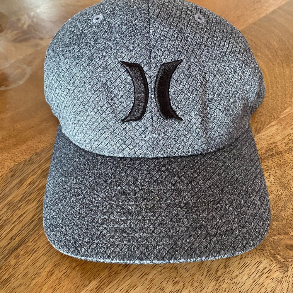 Hurley cap - Size L-Xl - flexfit - great condition
